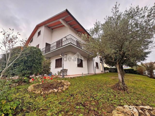 Appartamento in vendita a Cerqueto, Gualdo Tadino