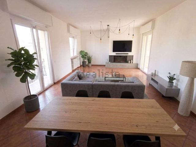 Appartamento in vendita a Brenna, Lombardia