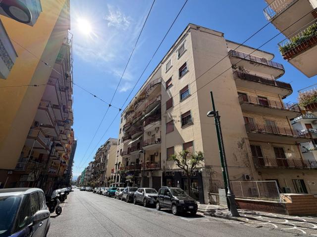 Appartamento in vendita a Portici, Campania