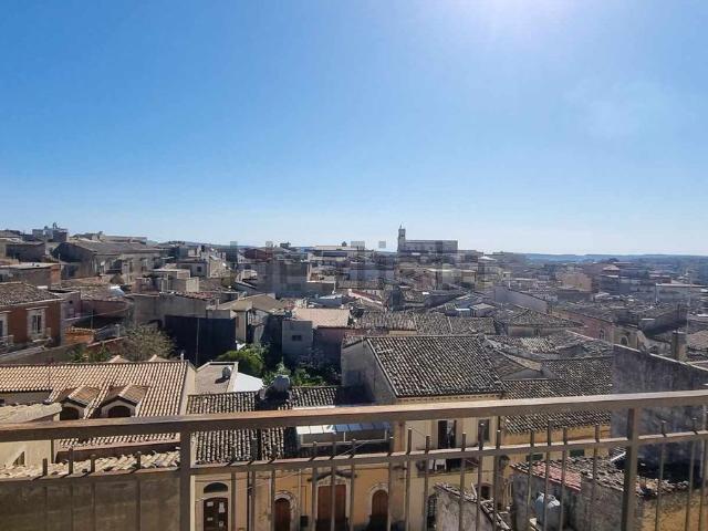 Attico in vendita a Palazzolo Acreide, Sicilia