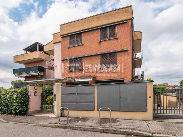 Appartamento in vendita a Desio, Lombardia