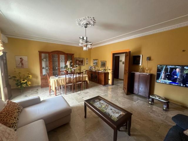 Appartamento in vendita a Calabria, Crotone