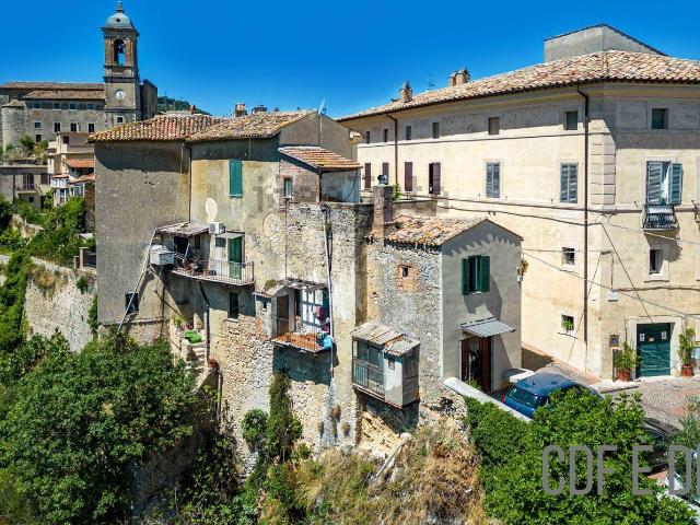 Appartamento in vendita a Toffia, Lazio