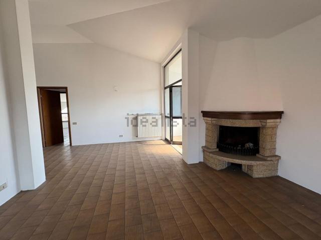 Appartamento in vendita a Boltiere, Bergamo