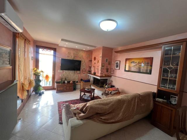 Appartamento in vendita a Val d’Enza, Re