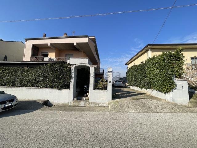 Appartamento in vendita a Pratola Serra, Campania