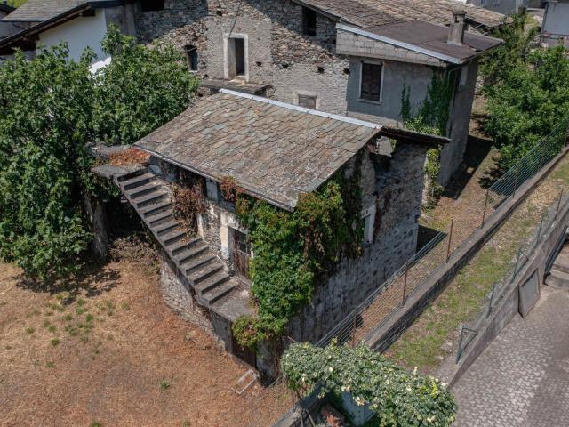 Appartamento in vendita a Bianzone, Lombardia