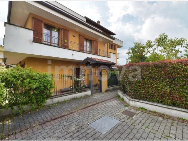 Appartamento in vendita a Cesano Maderno, Lombardia