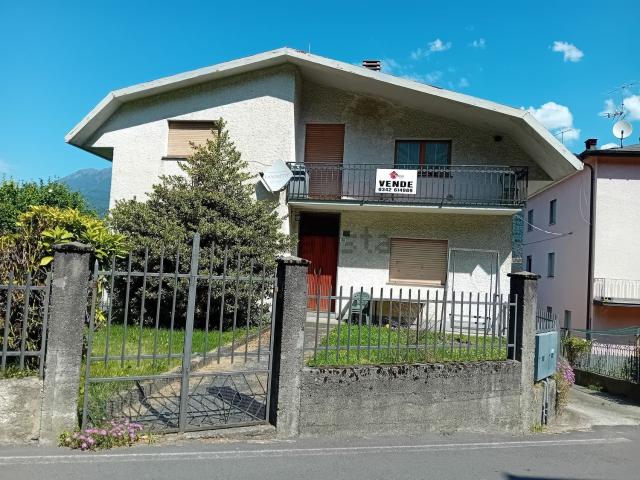 Attico in vendita a Talamona, Lombardia