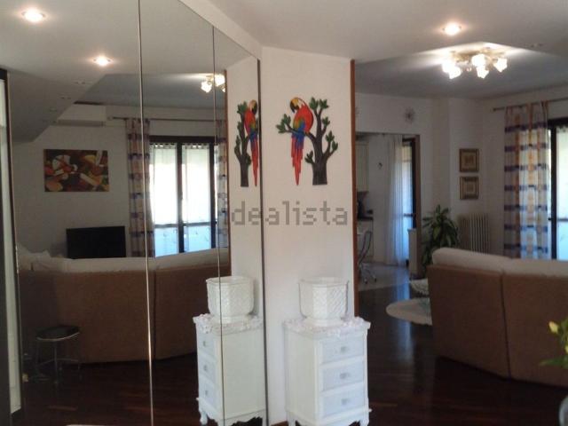 Appartamento in vendita a Cornate D'adda, Lombardia