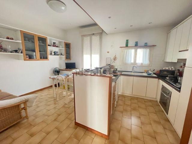 Appartamento in vendita a Pesaro, Pesaro E Urbino