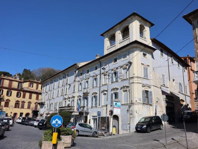 Attico in vendita a Ronciglione, Viterbo