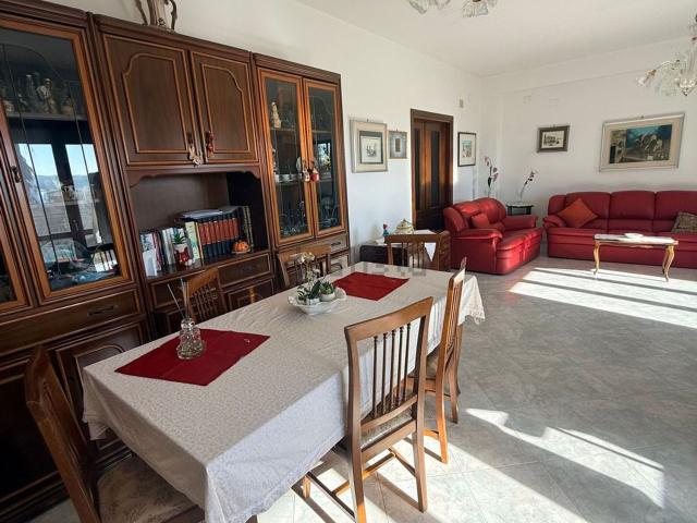 Appartamento in vendita a Calabria, Crotone