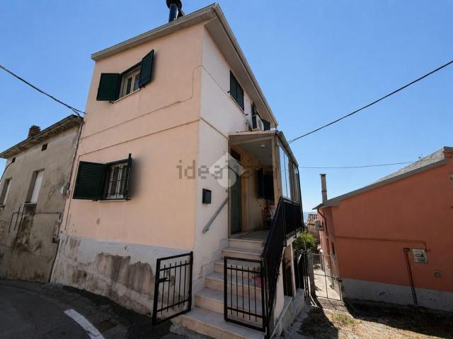 Appartamento in vendita a Mozzagrogna, Abruzzo