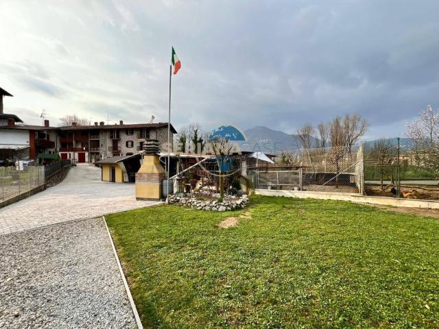 Appartamento in vendita a Albino, Lombardia