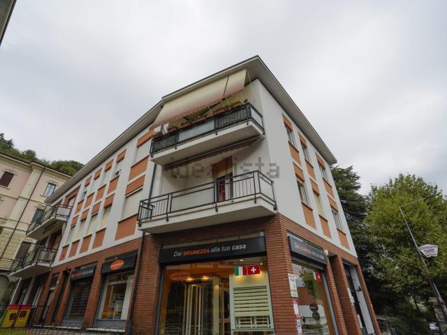 Appartamento in vendita a Como, Lombardia