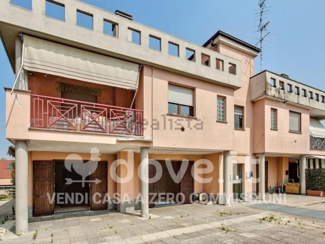 Appartamento in vendita a Robecchetto Con Induno, Lombardia