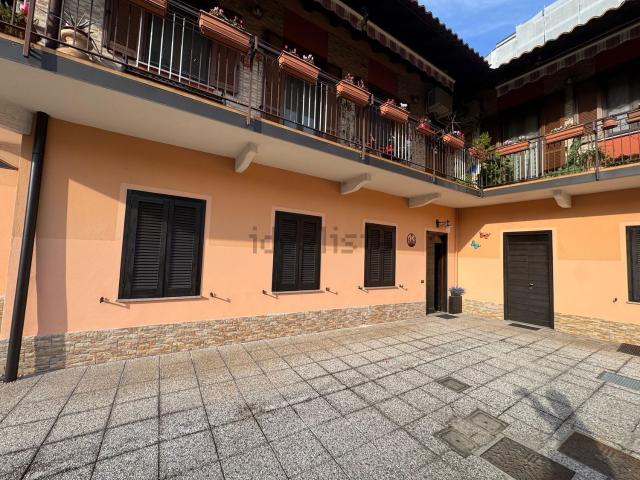 Appartamento in vendita a Samarate, Lombardia