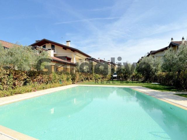 Appartamento in vendita a Sirmione, Lombardia