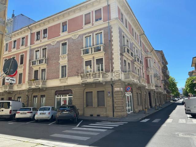 Appartamento in vendita a Cuneo Centro, Piemonte