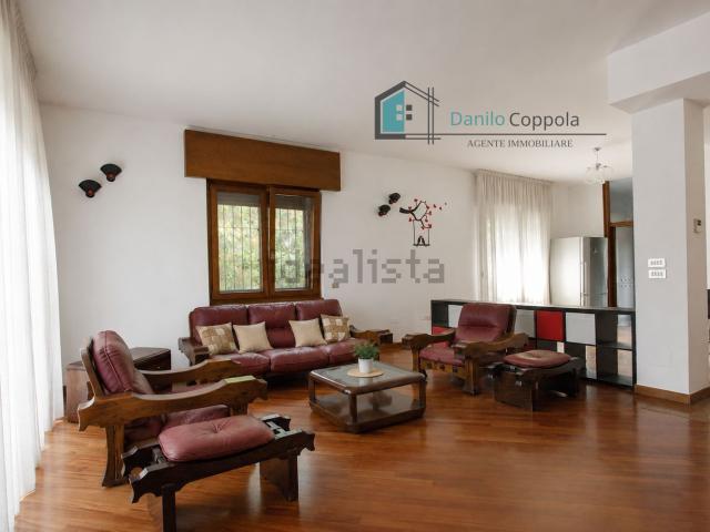Appartamento in vendita a Rho, Milano