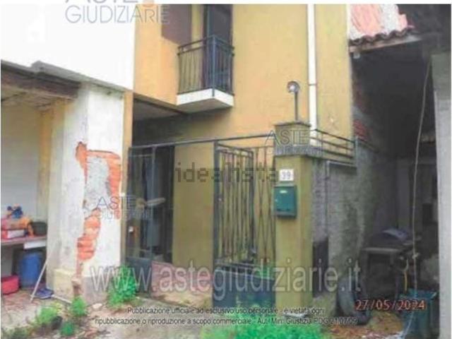 Appartamento in vendita a Rena, Camburzano