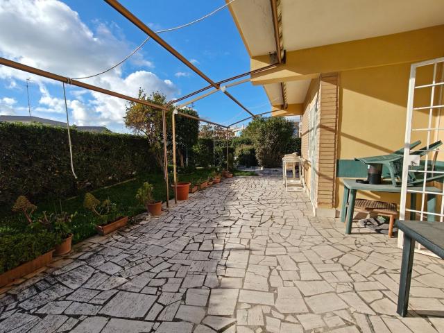 Appartamento in vendita a Lido di Enea, Roma Capitale