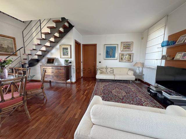 Appartamento in vendita a Rondò dei Pini, Monza