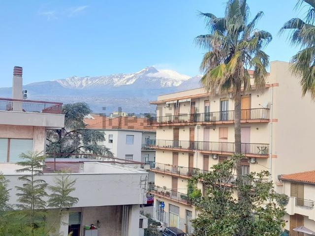 Appartamento in vendita a Giarre, Catania