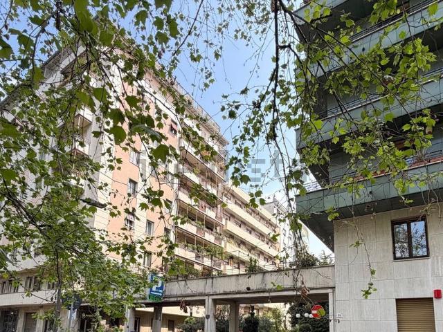 Appartamento in vendita a Municipio 8 di Milano, Milano