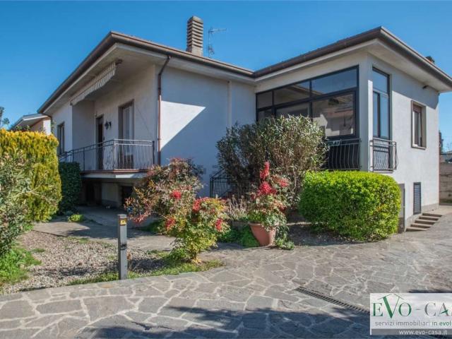 Appartamento in vendita a Magnago, Lombardia