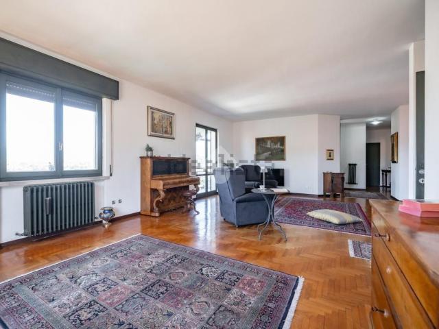 Appartamento in vendita a Cologna, Castello di Brianza