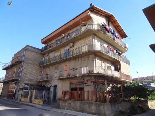 Appartamento in vendita a Catenanuova, Enna