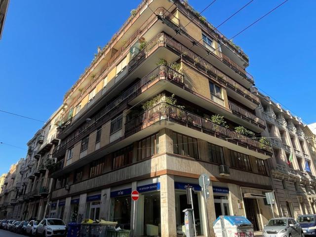 Appartamento in vendita a Quartiere Umbertino, Bari