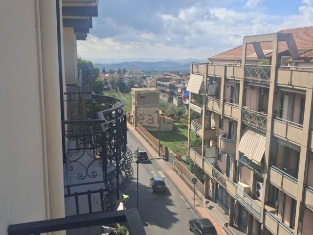 Appartamento in vendita a Adrano, Catania