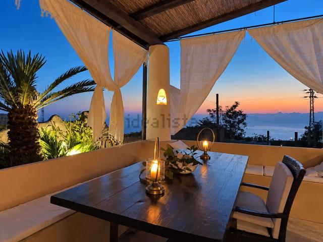 Appartamento in vendita a Quattropani, Lipari