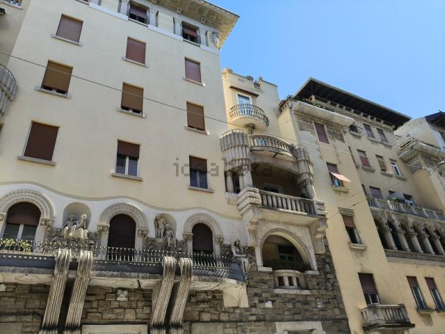 Appartamento in vendita a Città Nuova-Barriera Nuova-San Vito-Città Vecchia, Villa Opicina