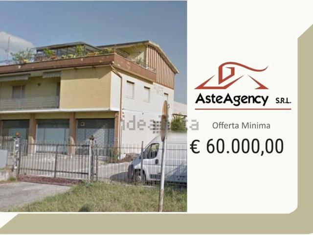 Appartamento in vendita a Brecciarolo, Marche
