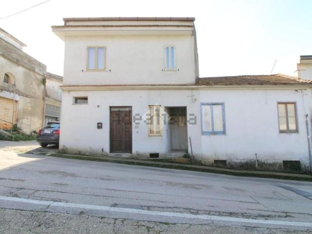 Appartamento in vendita a Castel Morrone, Campania