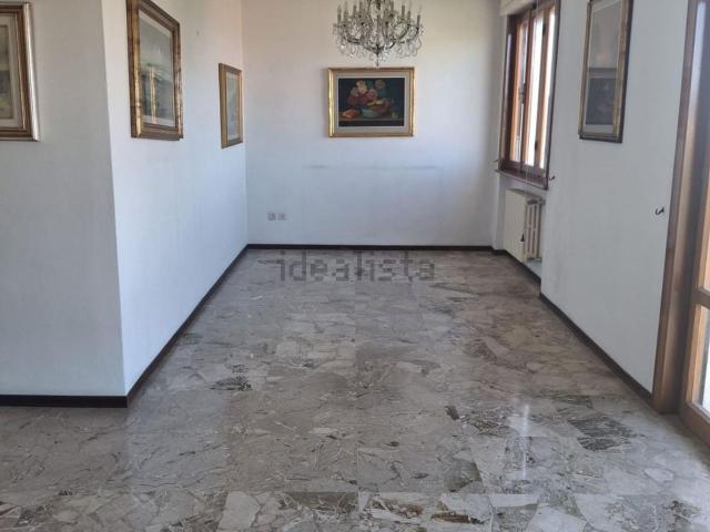 Appartamento in vendita a Cecina, Toscana