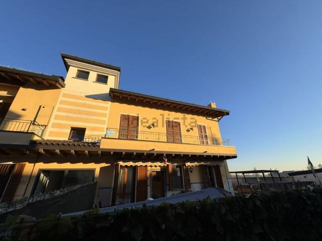 Appartamento in vendita a Rovato, Lombardia