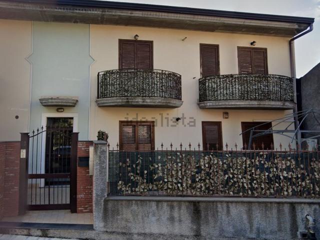 Appartamento in vendita a Pedara, Catania