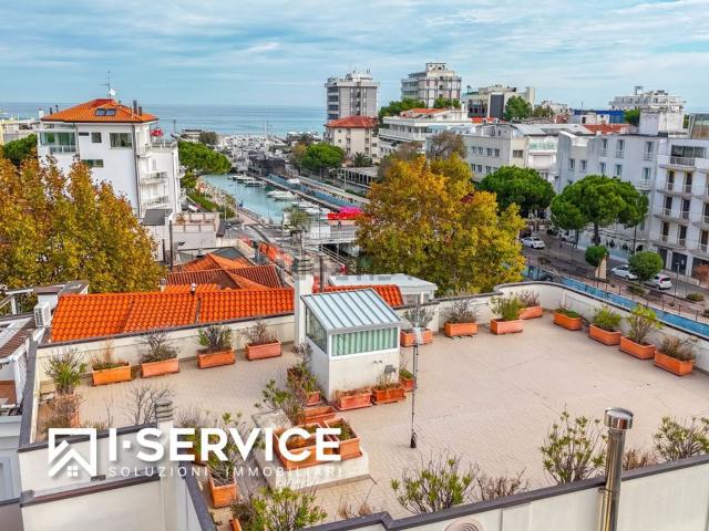 Attico in vendita a Riccione, Reggio Emilia