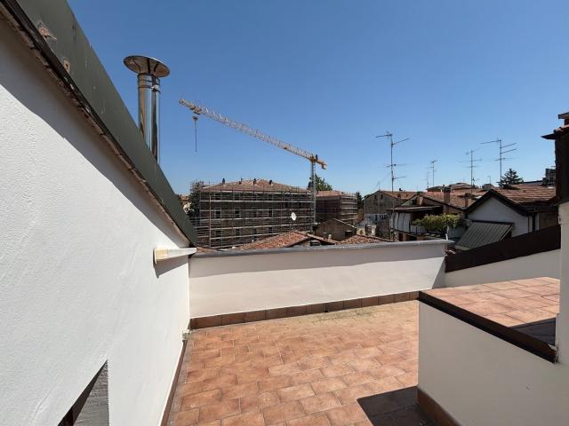 Attico in vendita a Infrangibile, Piacenza