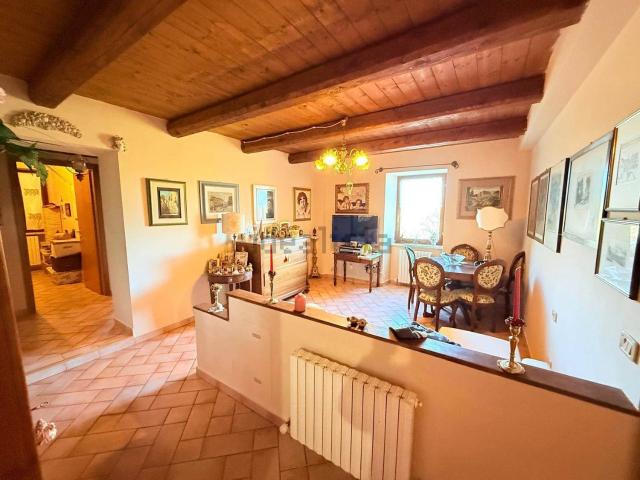 Appartamento in vendita a Mazzaferro, Marche