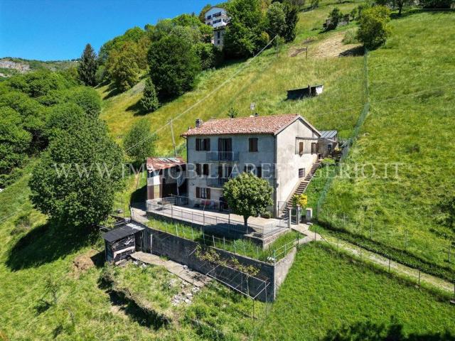 Appartamento in vendita a Caprino Bergamasco, Lombardia