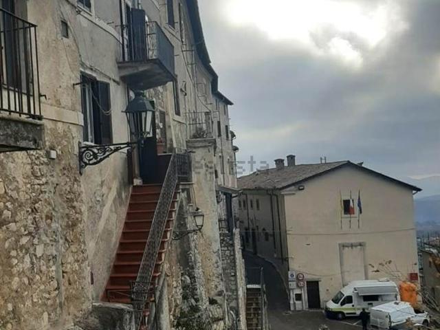 Appartamento in vendita a Bassiano, Latina