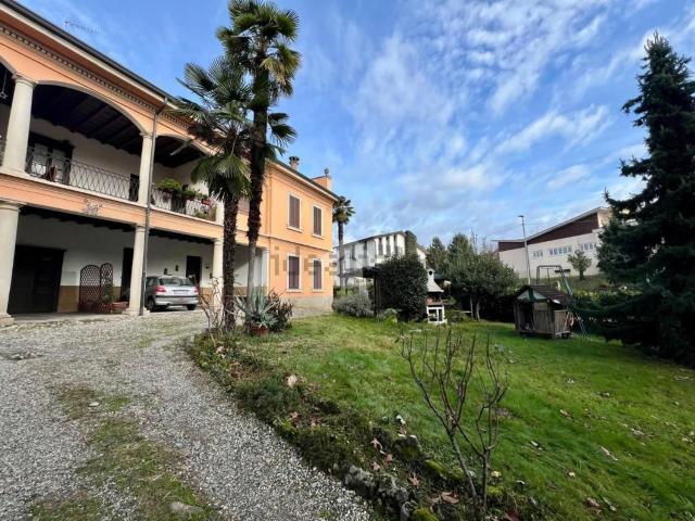 Appartamento in vendita a Varese, Lombardia