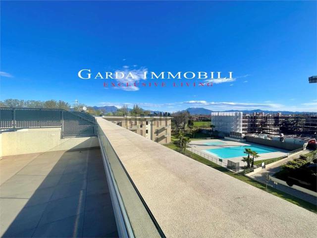 Attico in vendita a Desenzano Del Garda, Brescia