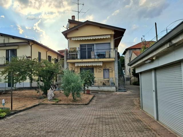 Appartamento in vendita a Centemero, Costa Masnaga
